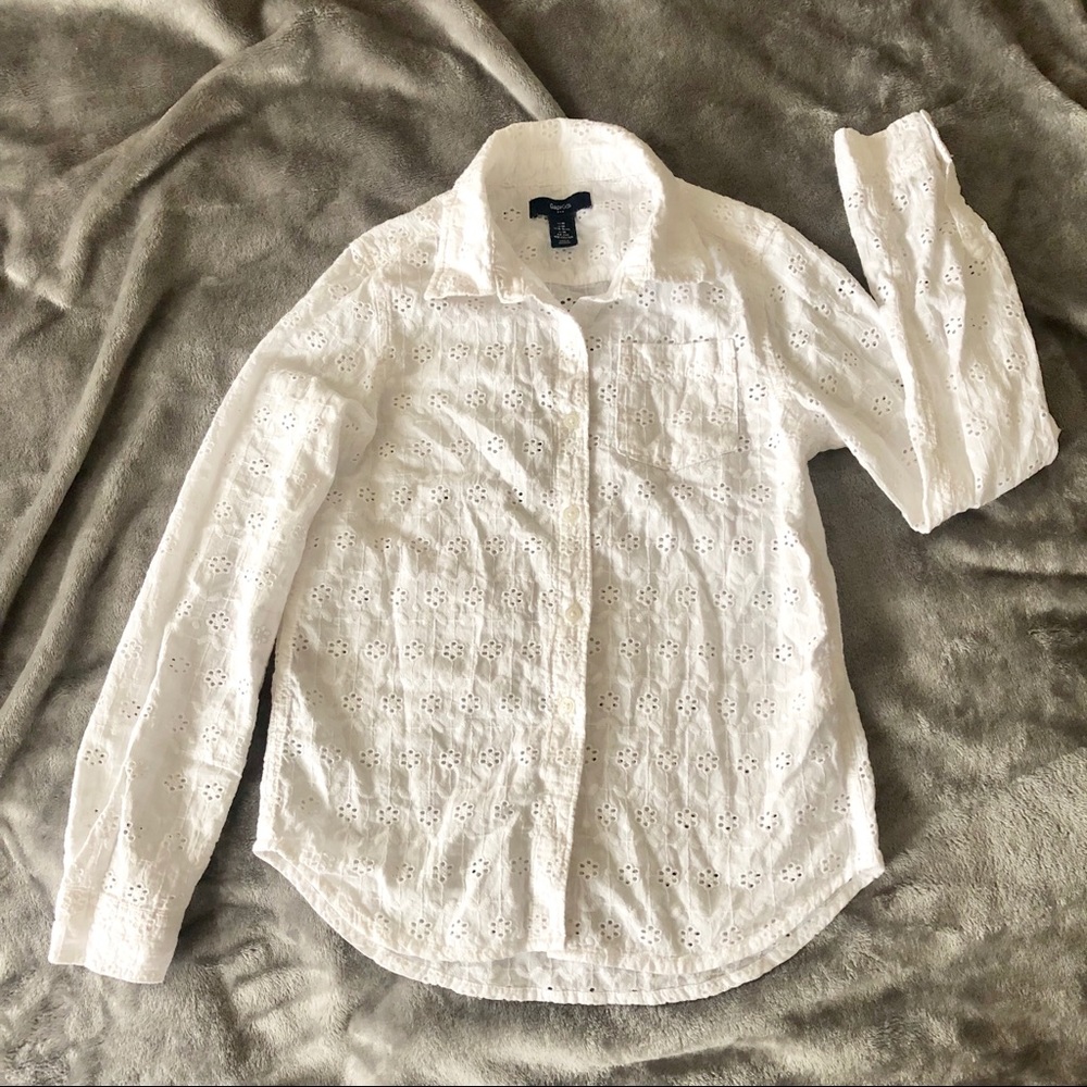 Gap Girl’s Floral White Shirt!